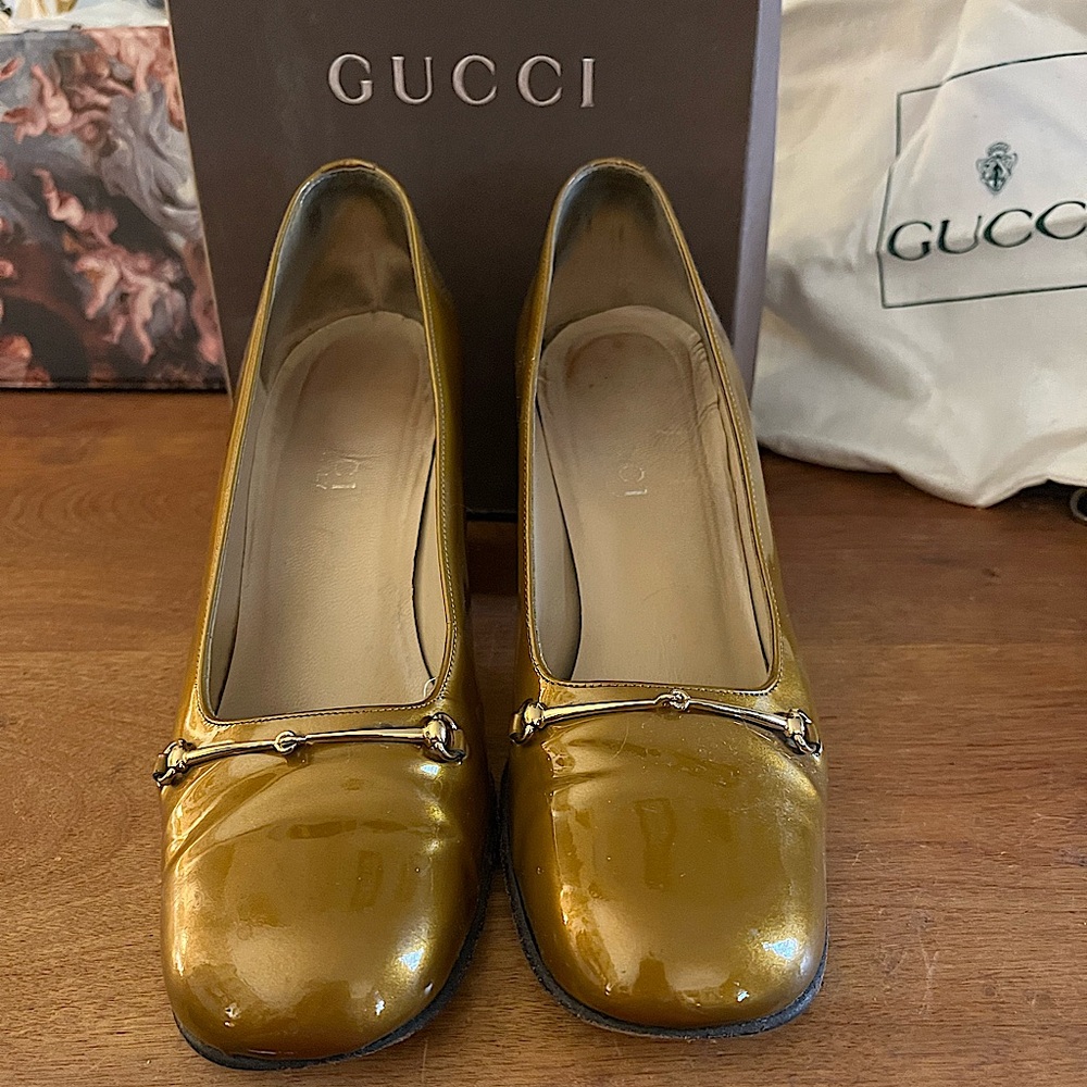 Gucci Gold Heels Luxurious Metallic Finish